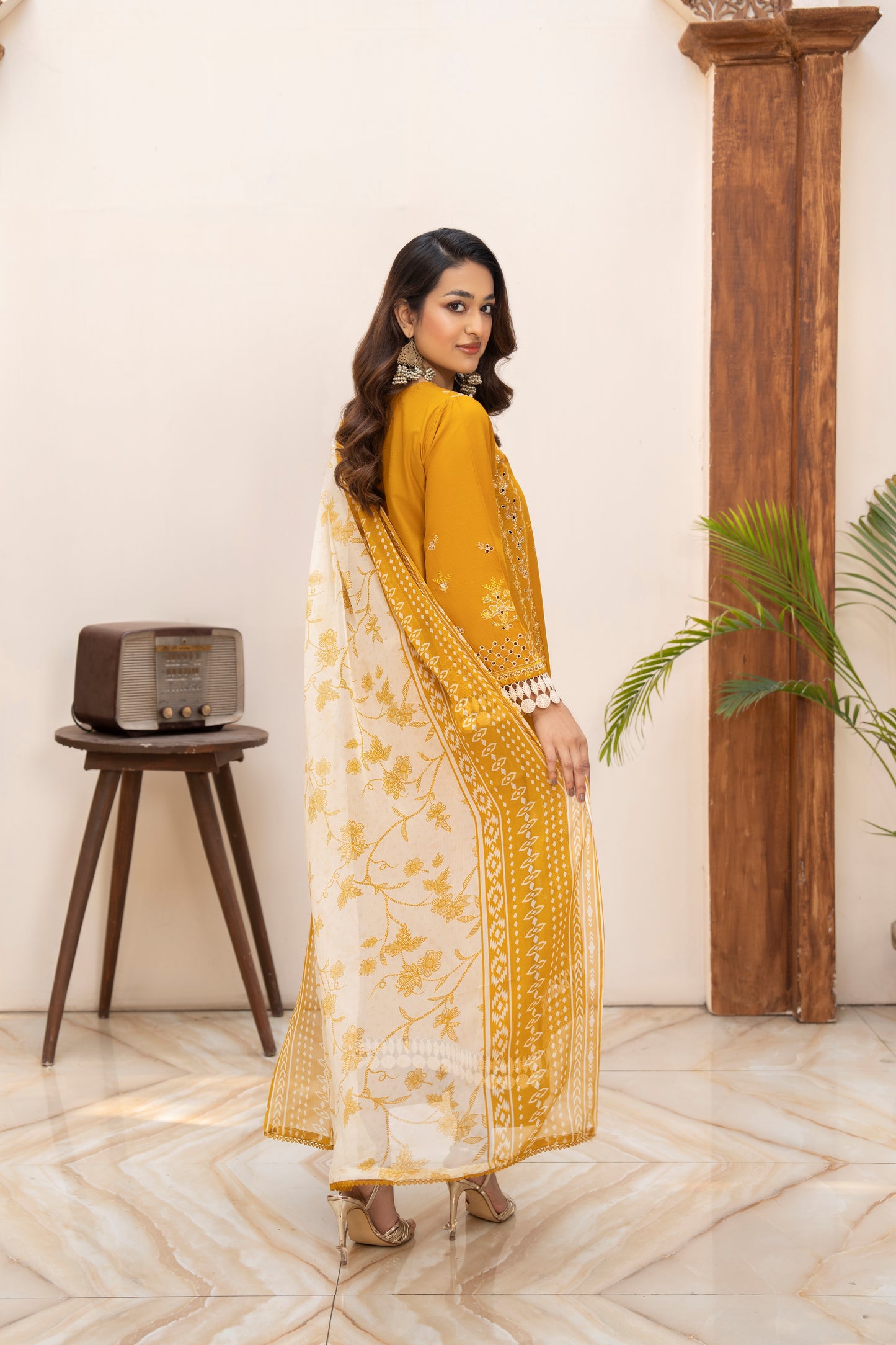 3 PIECE EMBROIDERED SUIT | ZM-04