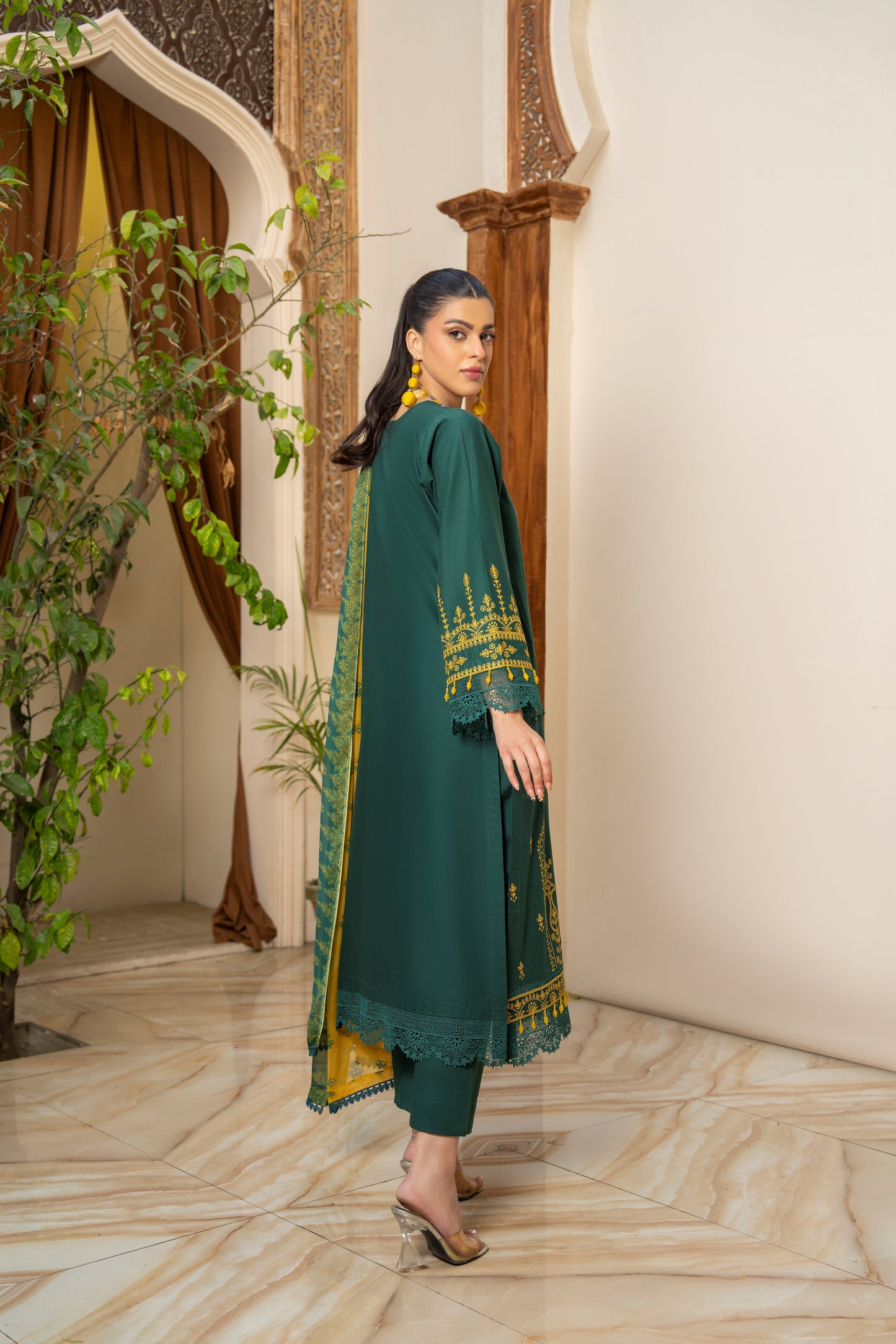 3 PIECE EMBROIDERED SUIT | ZM-03