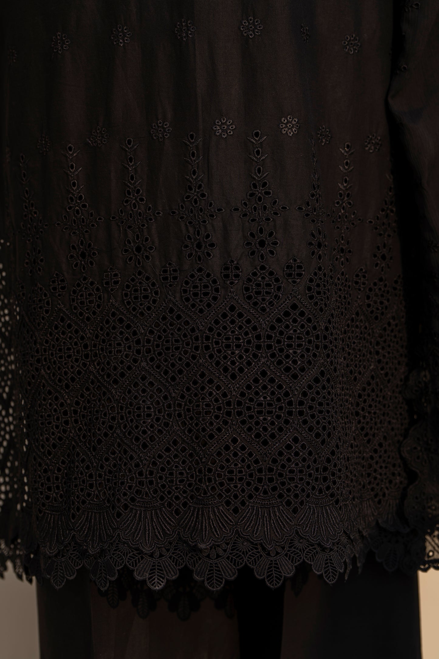 3 PIECE EMBROIDERED SUIT | ZM-08