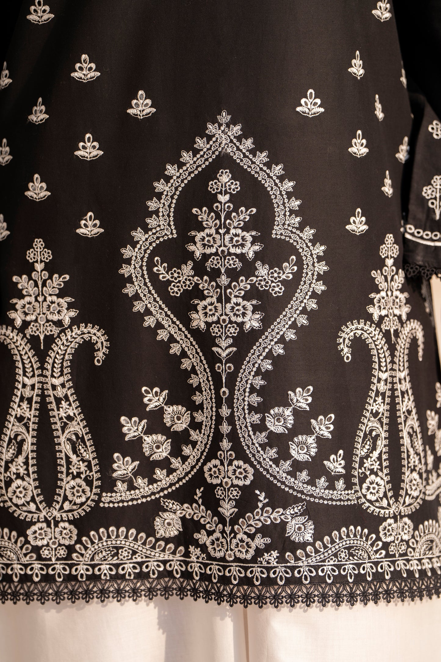 2 PIECE EMBROIDERED SUIT | ZM-17
