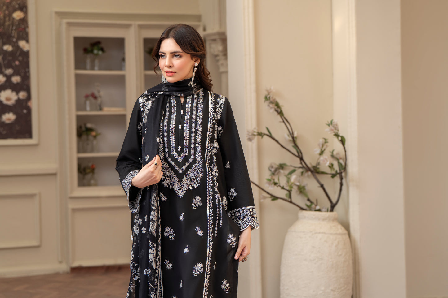 3 PIECE EMBROIDERED SUIT | ZM-14