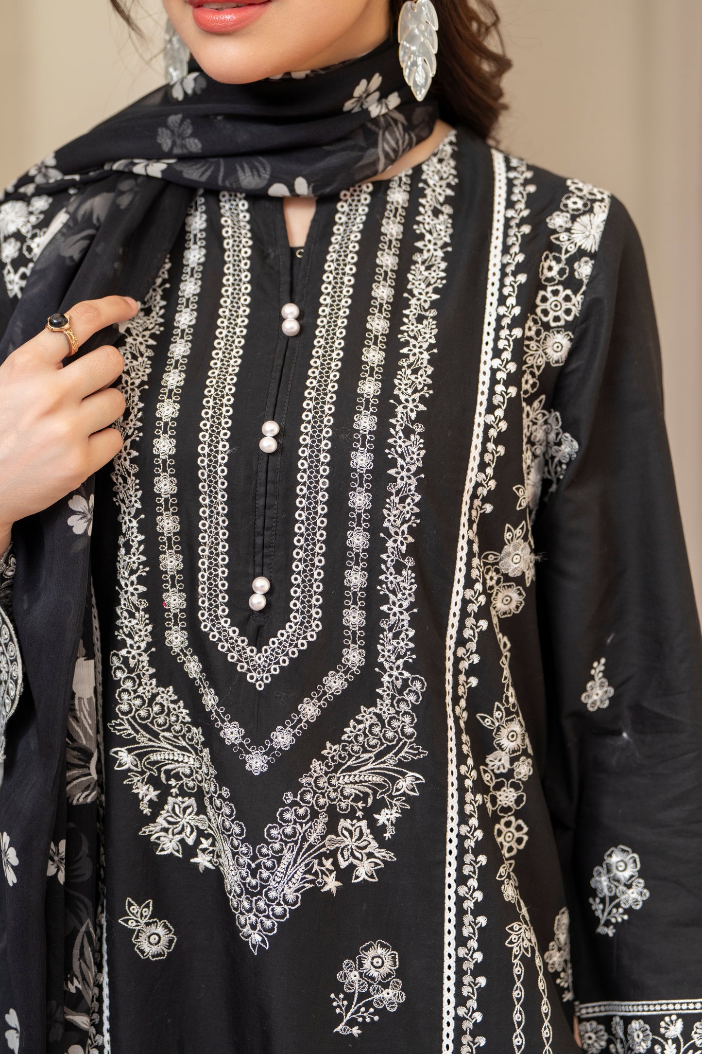 3 PIECE EMBROIDERED SUIT | ZM-14