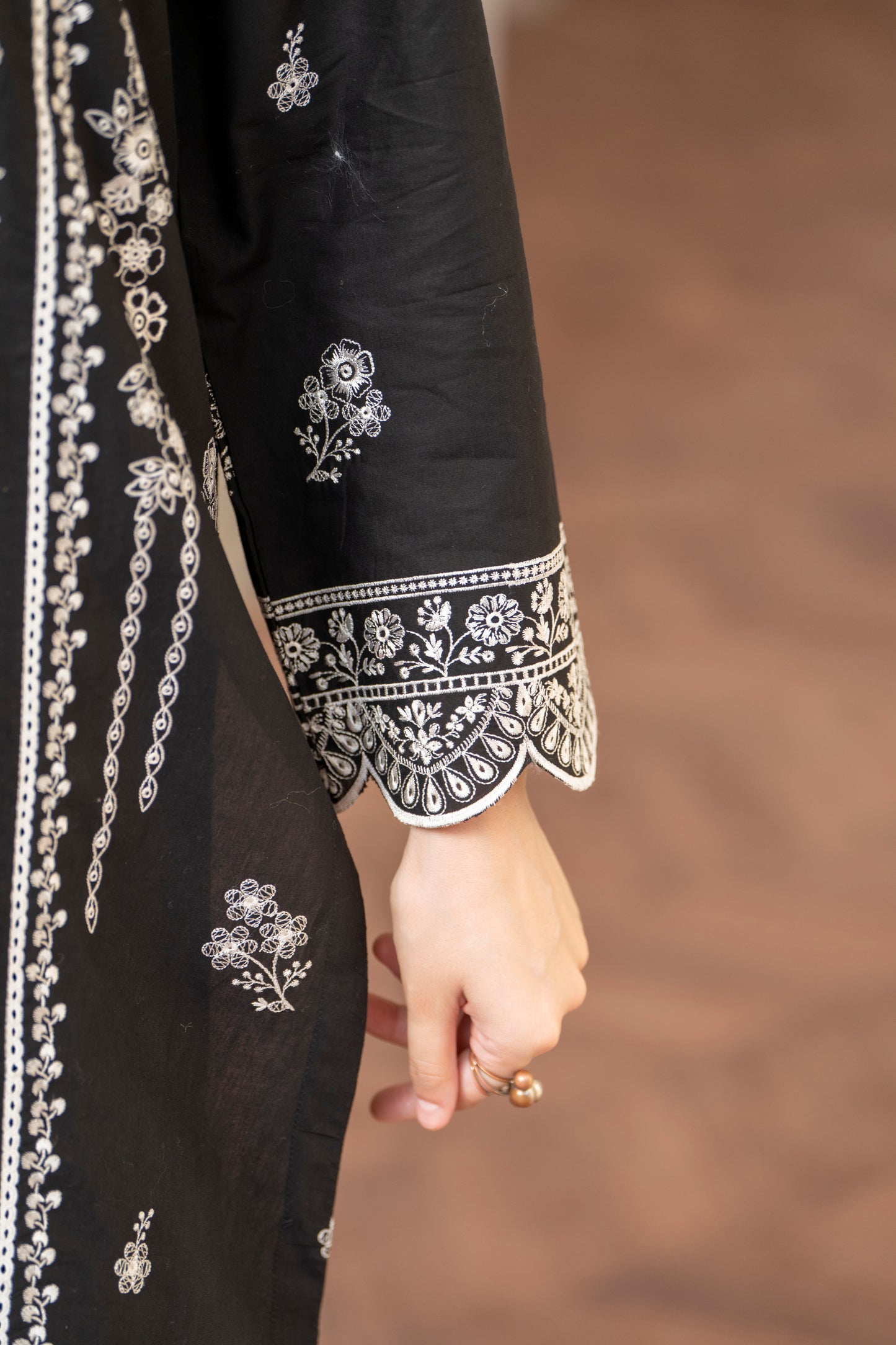 3 PIECE EMBROIDERED SUIT | ZM-14