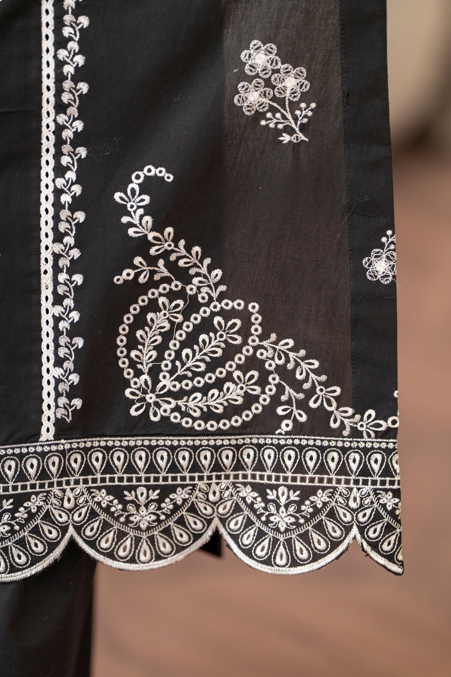 3 PIECE EMBROIDERED SUIT | ZM-14