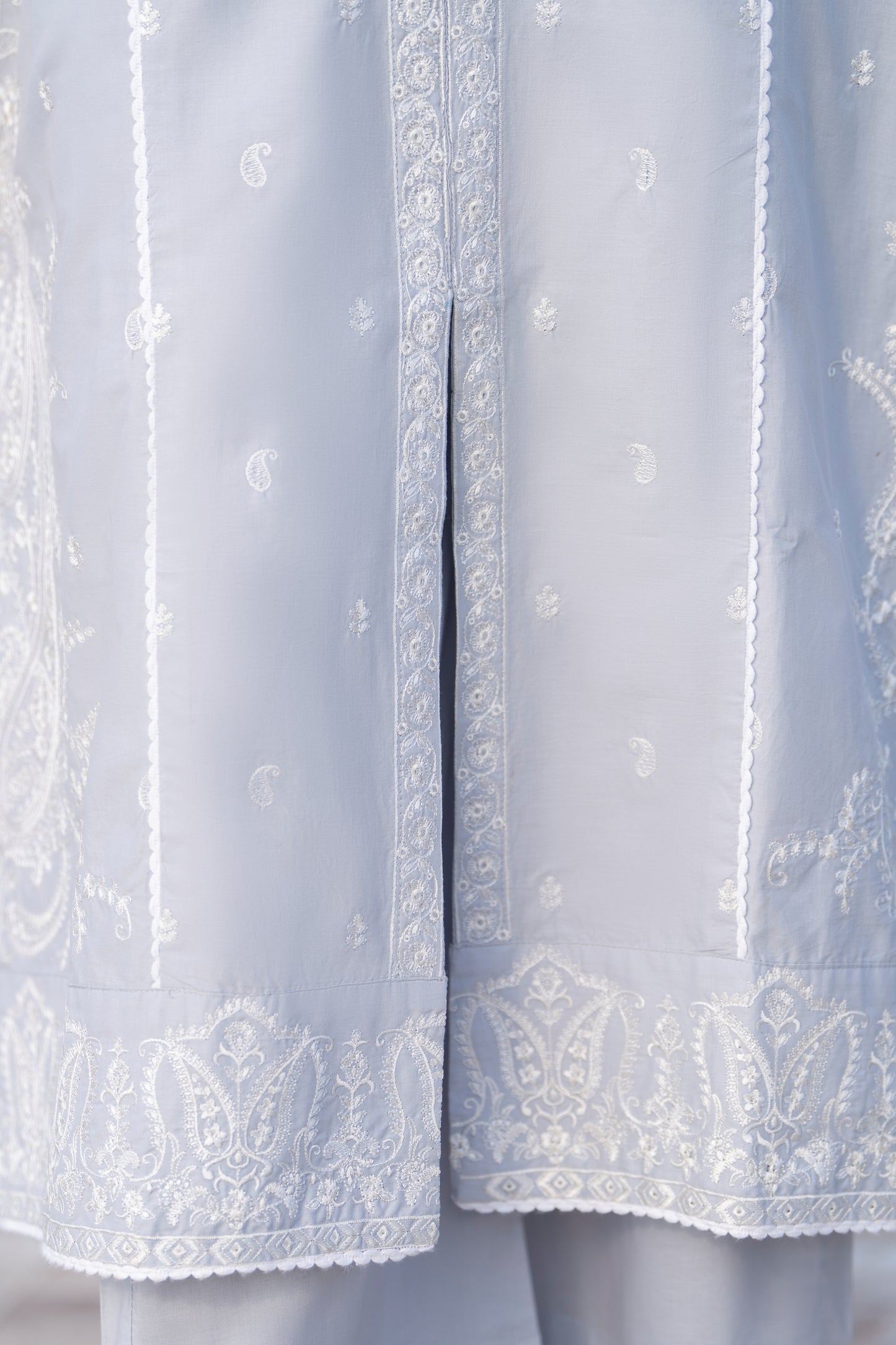 Grey 3-Piece Embroidered Lawn Suit| ZM-30