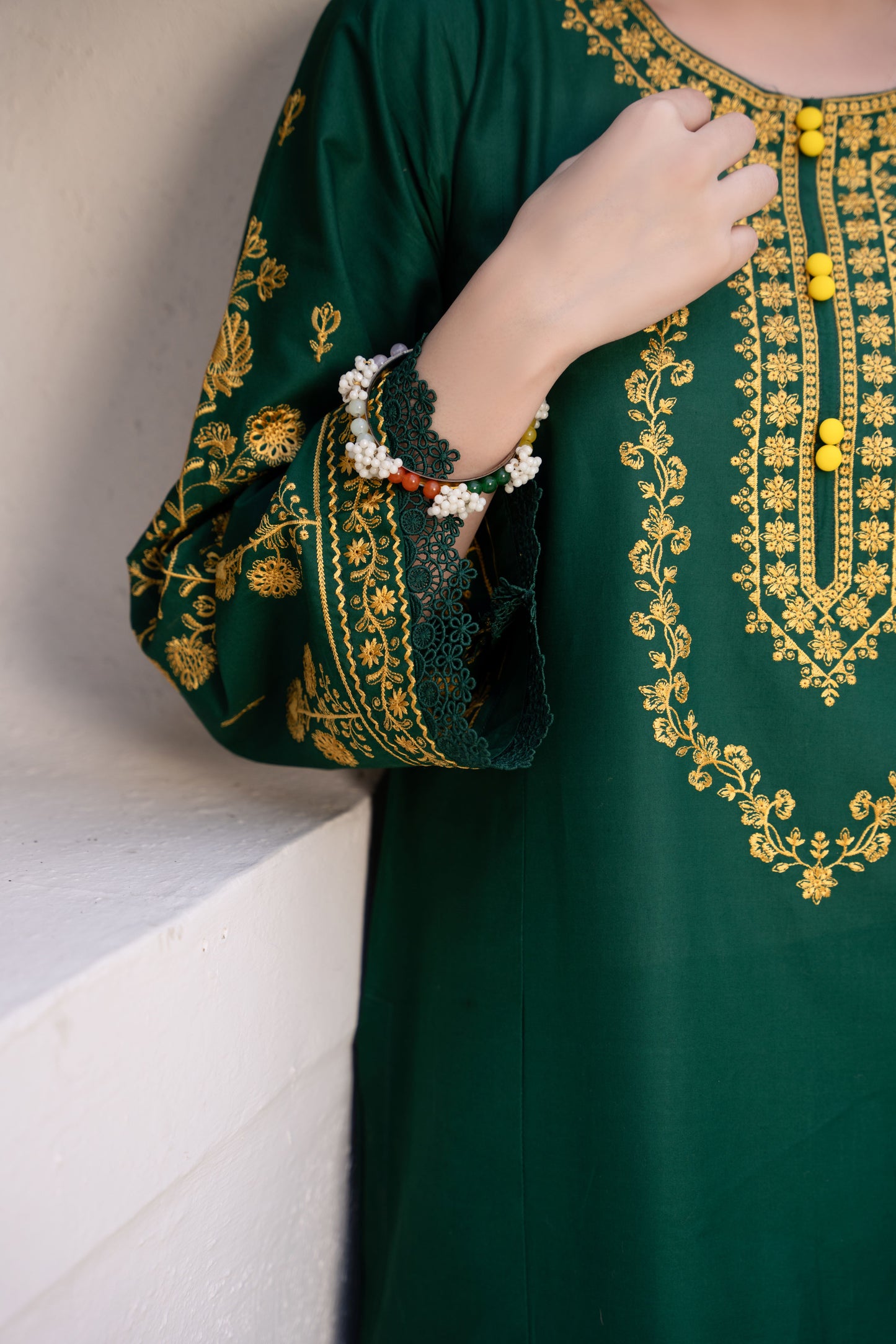 Bottle Green Luxury Lawn Embroidered 3-Piece Suit | ZM-74