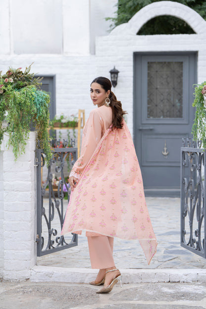 Peach 3-Piece Embroidered Lawn Suit| ZM-23