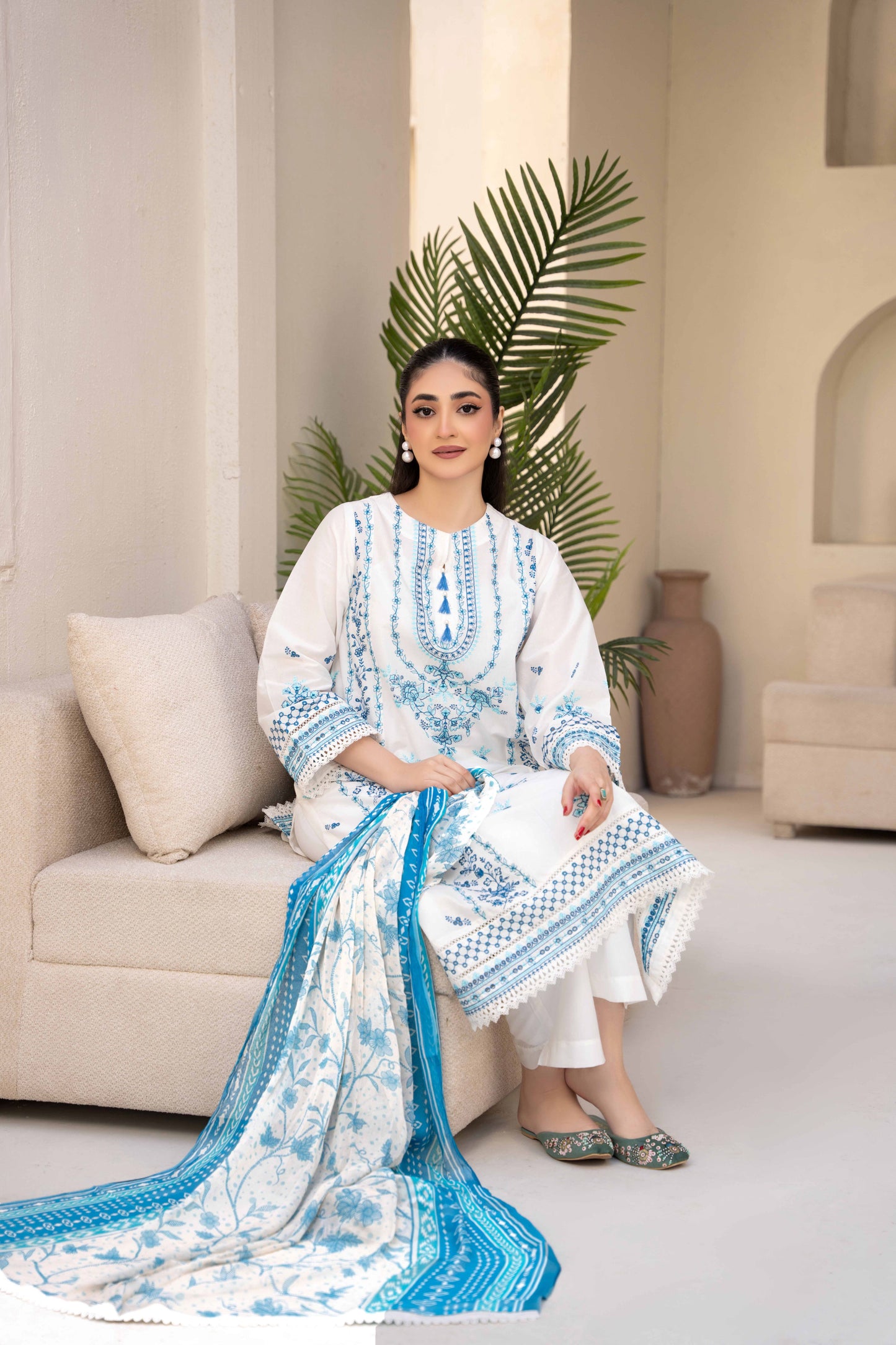 Porcelain White Luxury Lawn Embroidered 3-Piece Suit | ZM-65