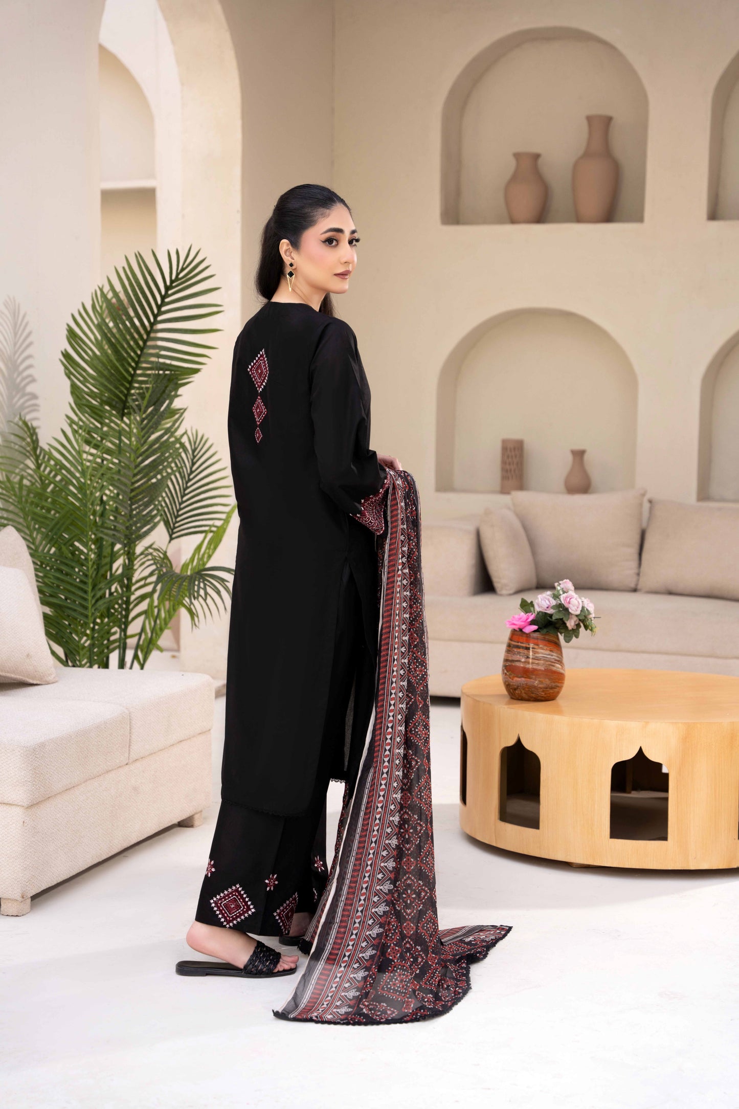 Noir Black Luxury Lawn Embroidered 3-Piece Suit | ZM-67