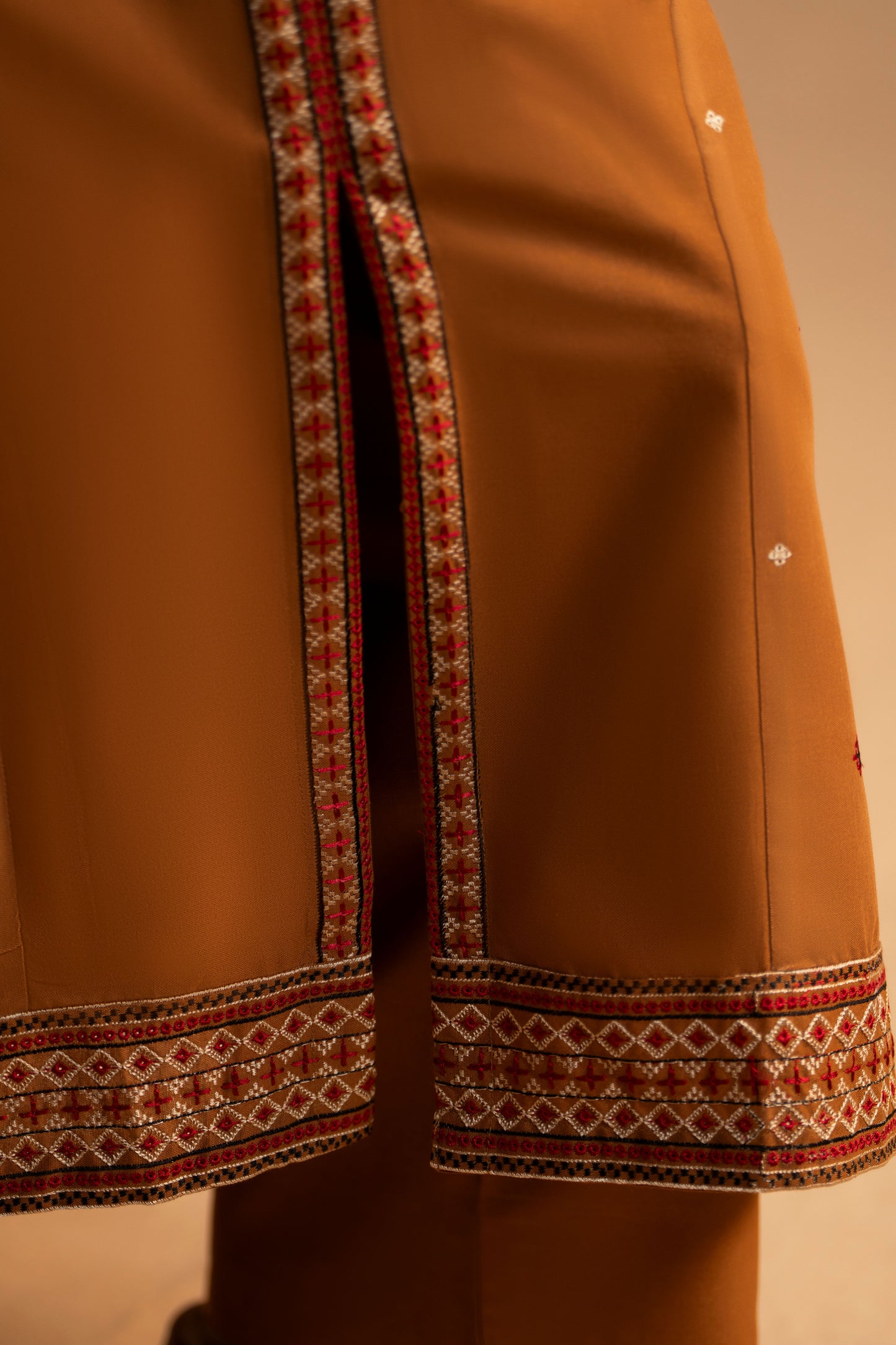 Khaak-e-Zameen Plain Khaddar  3-Piece Embroidered Suit | ZM-51