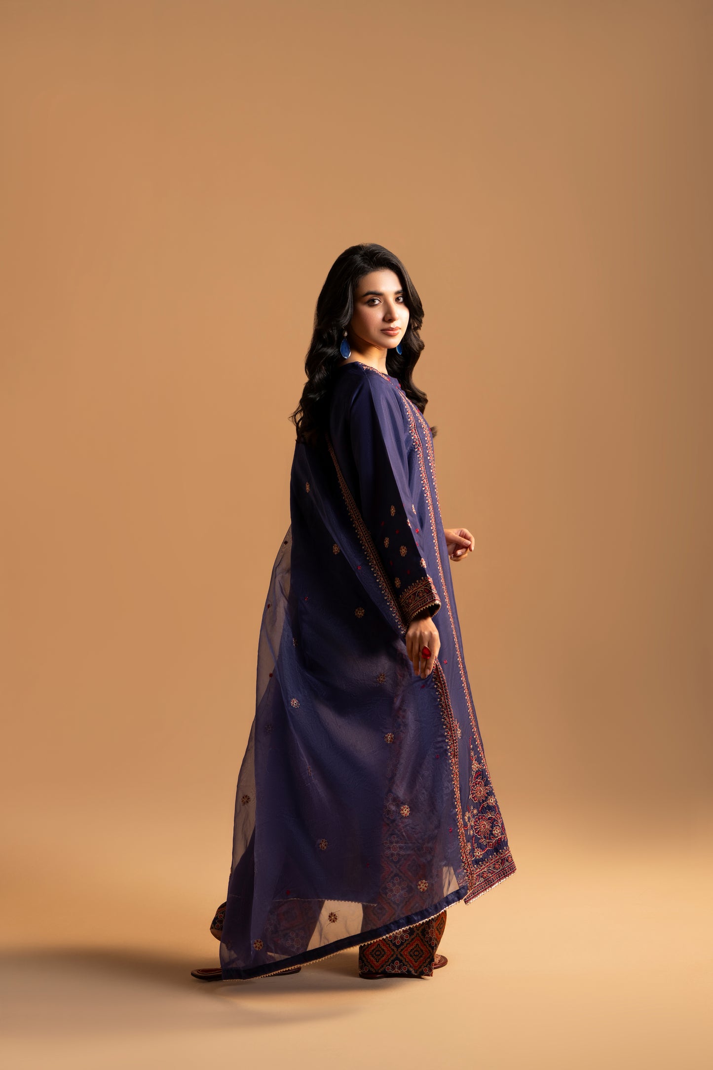 Neel-e-Shab Raw Silk 3-Piece Embroidered Suit| ZM-55