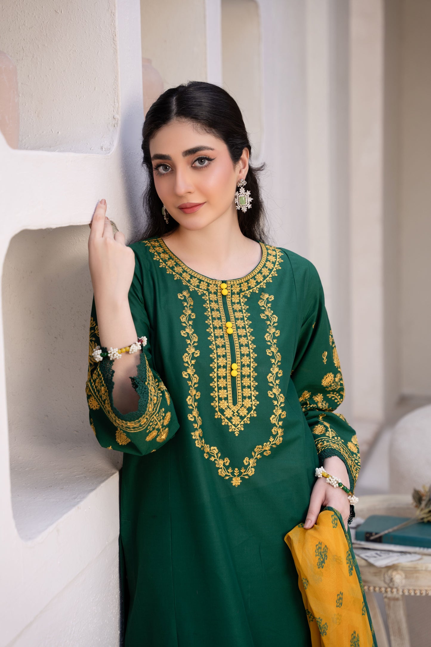 Bottle Green Luxury Lawn Embroidered 3-Piece Suit | ZM-74