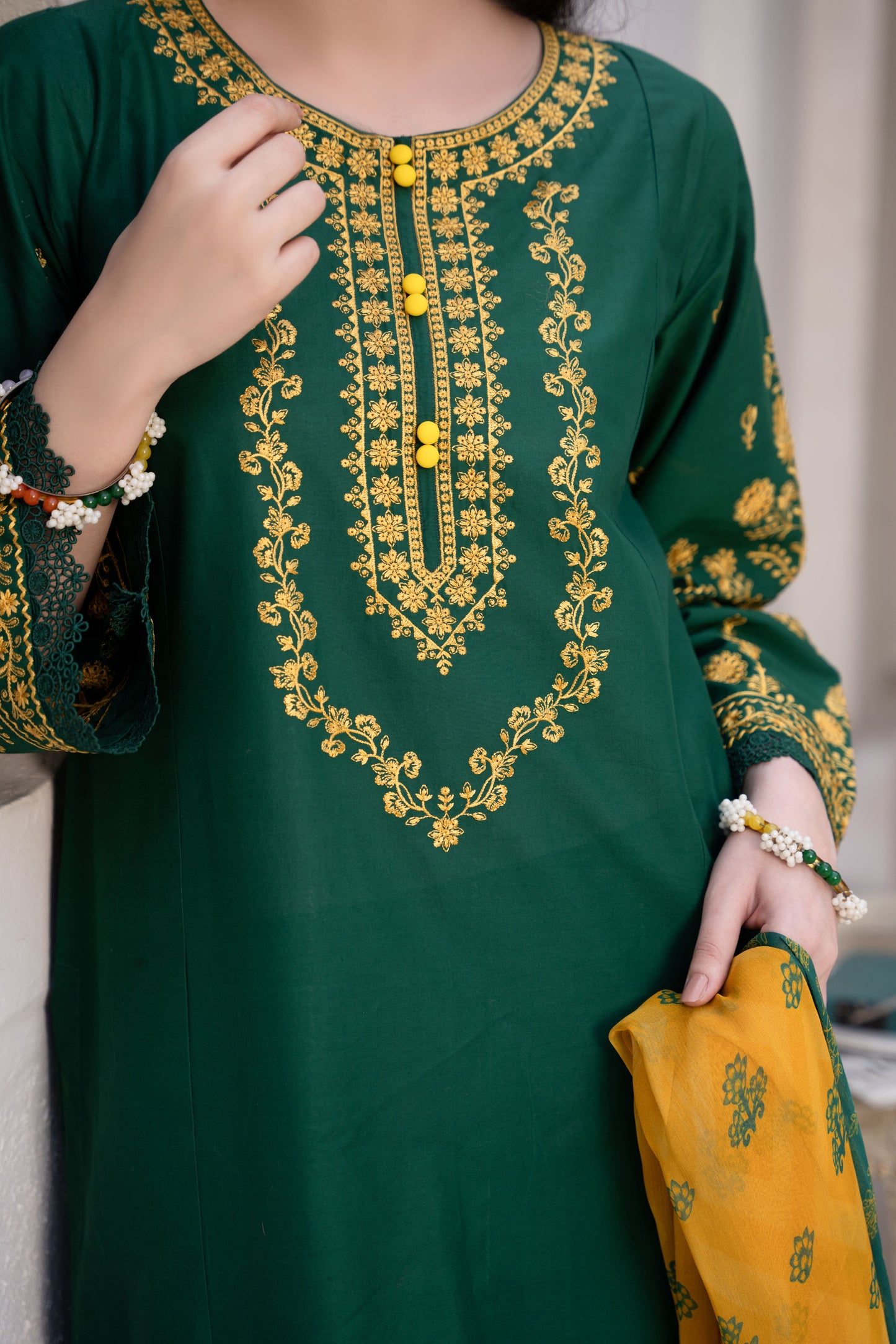 Bottle Green Luxury Lawn Embroidered 3-Piece Suit | ZM-74
