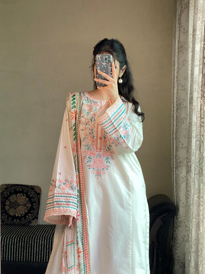 IVORY 3-Piece Embroidered Suit | ZM-26