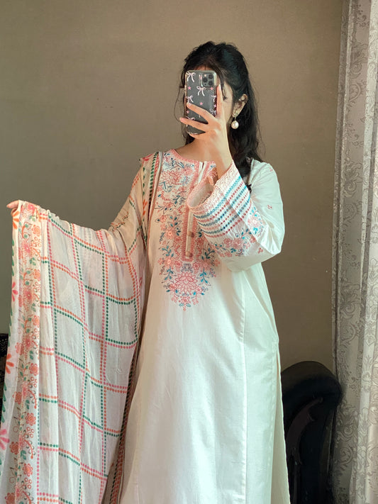 IVORY 3-Piece Embroidered Suit | ZM-26