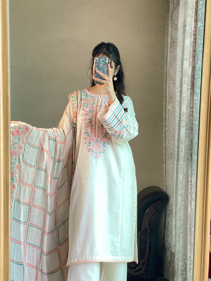 IVORY 3-Piece Embroidered Suit | ZM-26