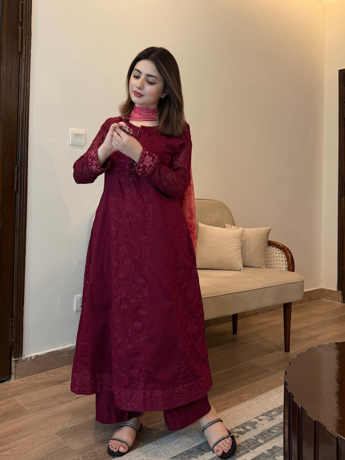 Burgundy Elegance Embroidered 3-Piece Suit | ZM-104